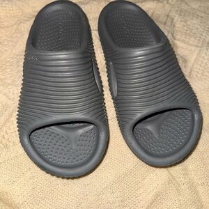 Crocs Mellow Tide Recovery Slides Gray Size 4 Women’s